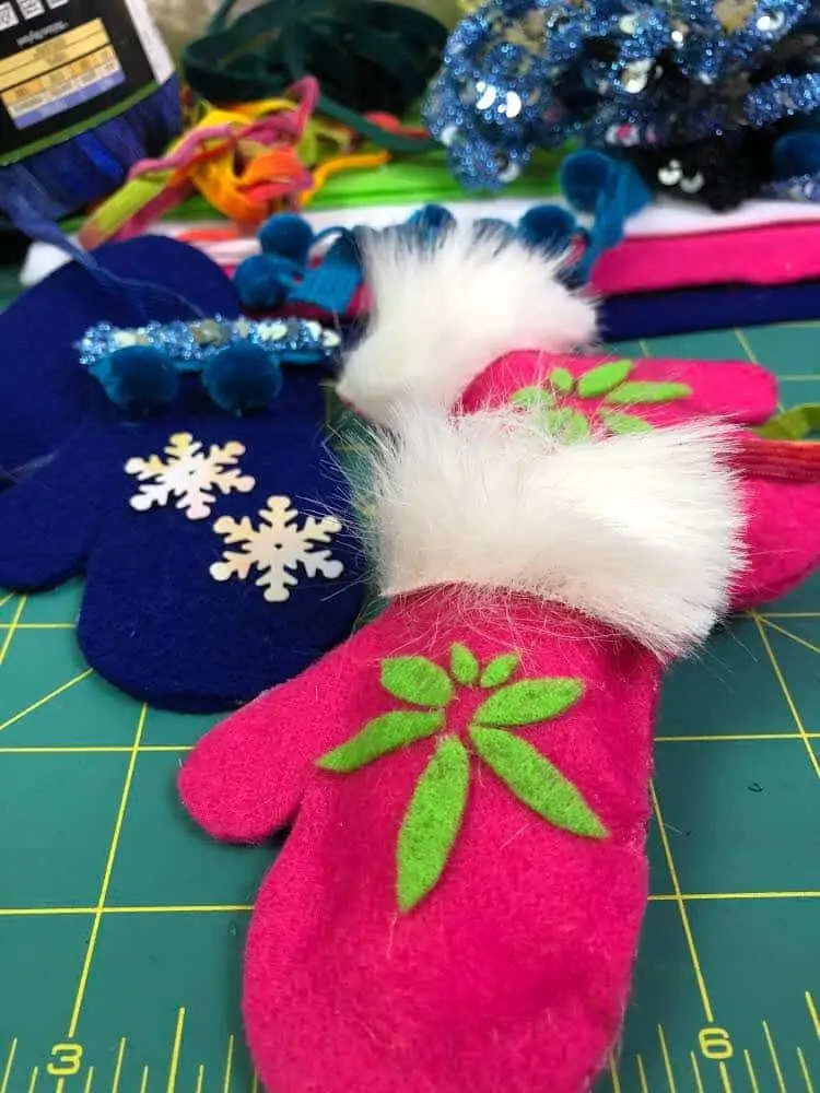 holiday mittens